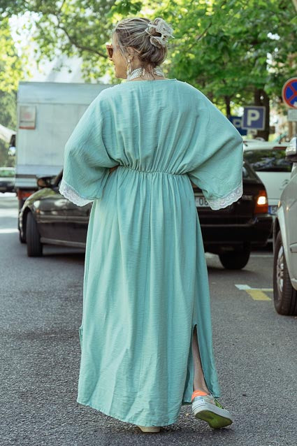 Vestido menta basico decote em renda e lantejoulas suaves