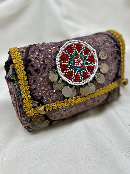 Clutch India com tecido e peças antigas (Originais) - Tendências Online Store